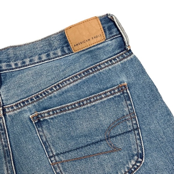 ❌ SOLD ❌ American Eagle Mom Jean Shorts High Rise Medium Wash Cuff Denim Size 8 - Picture 6 of 8